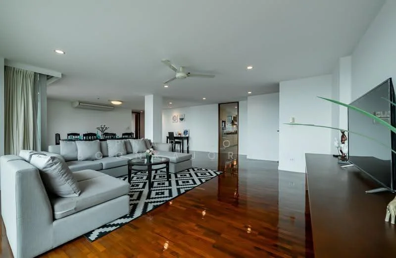 3 Bedroom condo in Sathorn Gallery Residences