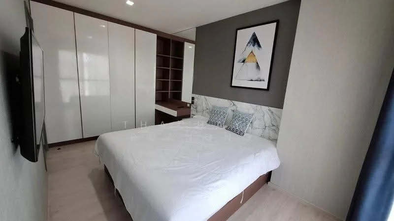 2 Bedroom condo in Rhythm Rangnam