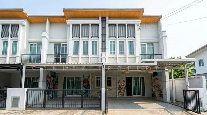 4 Bedroom condo in Golden Town 2 Bangna-Suanluang