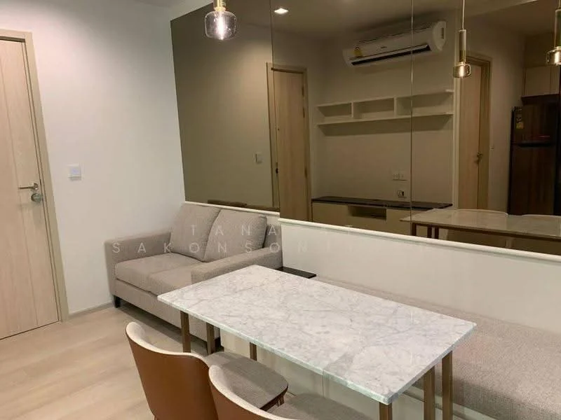 1 Bedroom condo in Life One Wireless