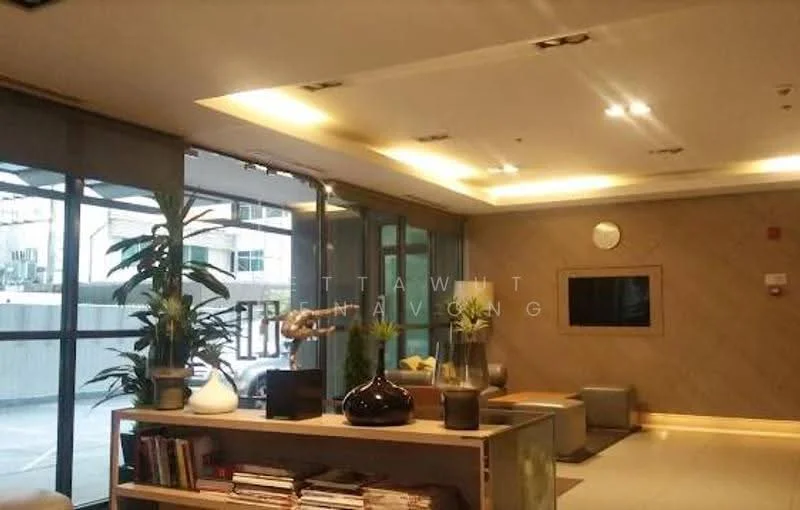 1 Bedroom condo in IDEO Mobi Phaya Thai