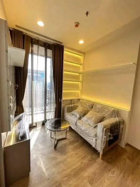 1 Bedroom condo in Oka Haus Sukhumvit 36