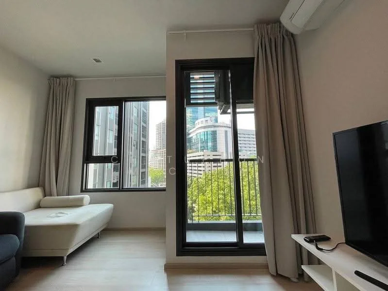 1 Bedroom condo in Life One Wireless