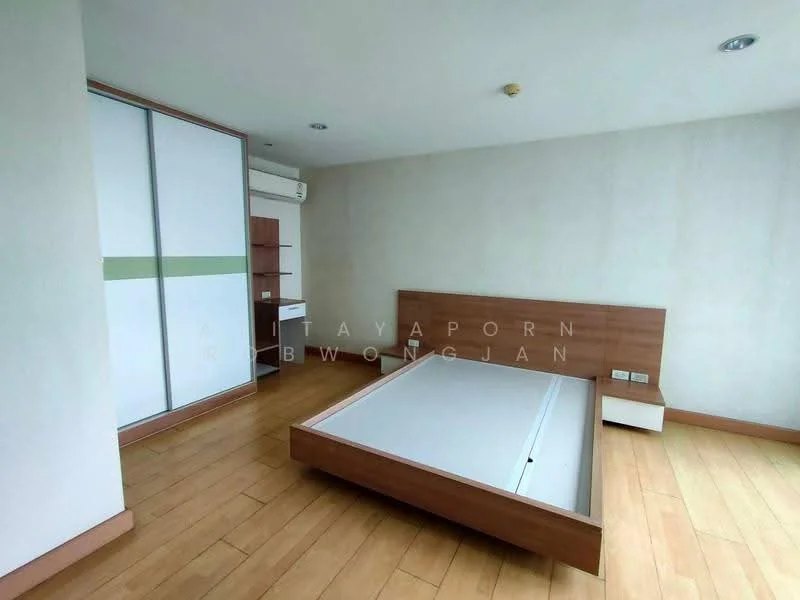 1 Bedroom condo in Aliss Wongwienyai condominium