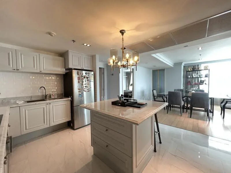 2 Bedroom condo in Eight Thonglor Residence