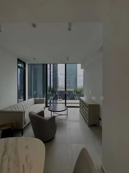 2 Bedroom condo in Tait Sathorn 12