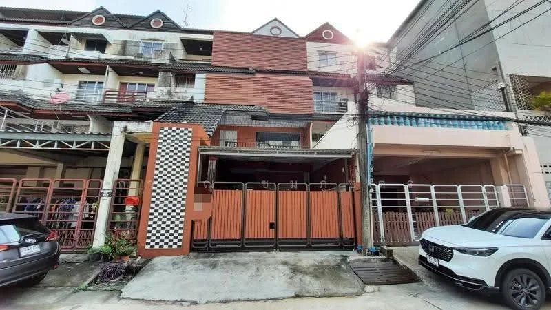 5 Bedroom condo in Waratorn Ville