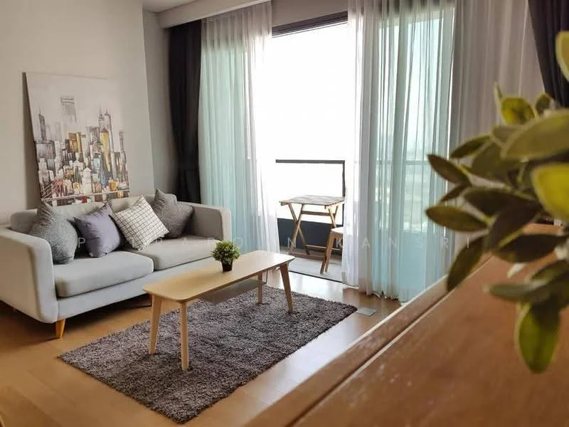 2 Bedroom condo in The Lumpini 24