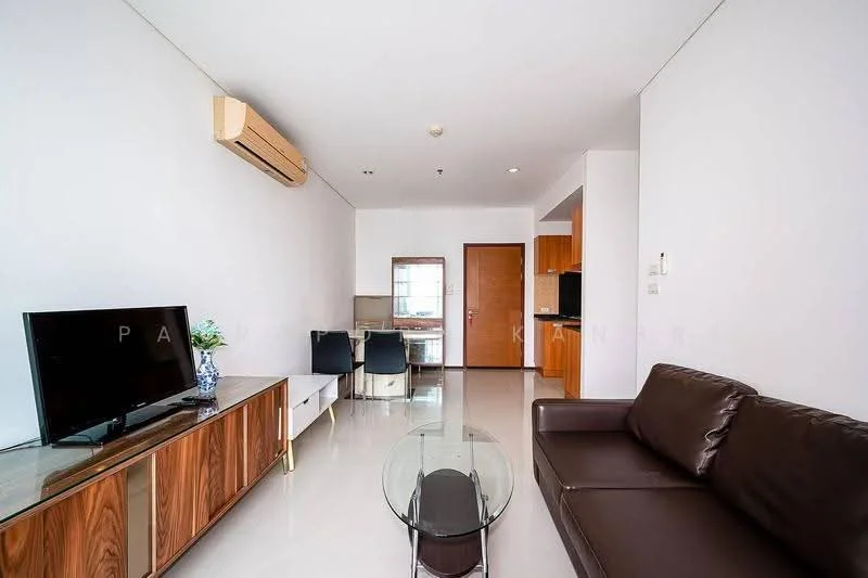 1 Bedroom condo in Villa Sathorn