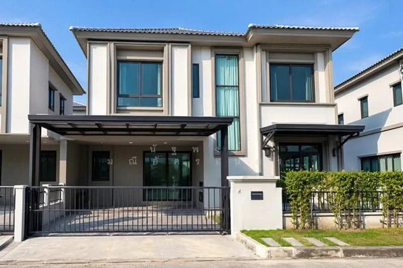 4 Bedroom condo in Grande Pleno Ratchapruek