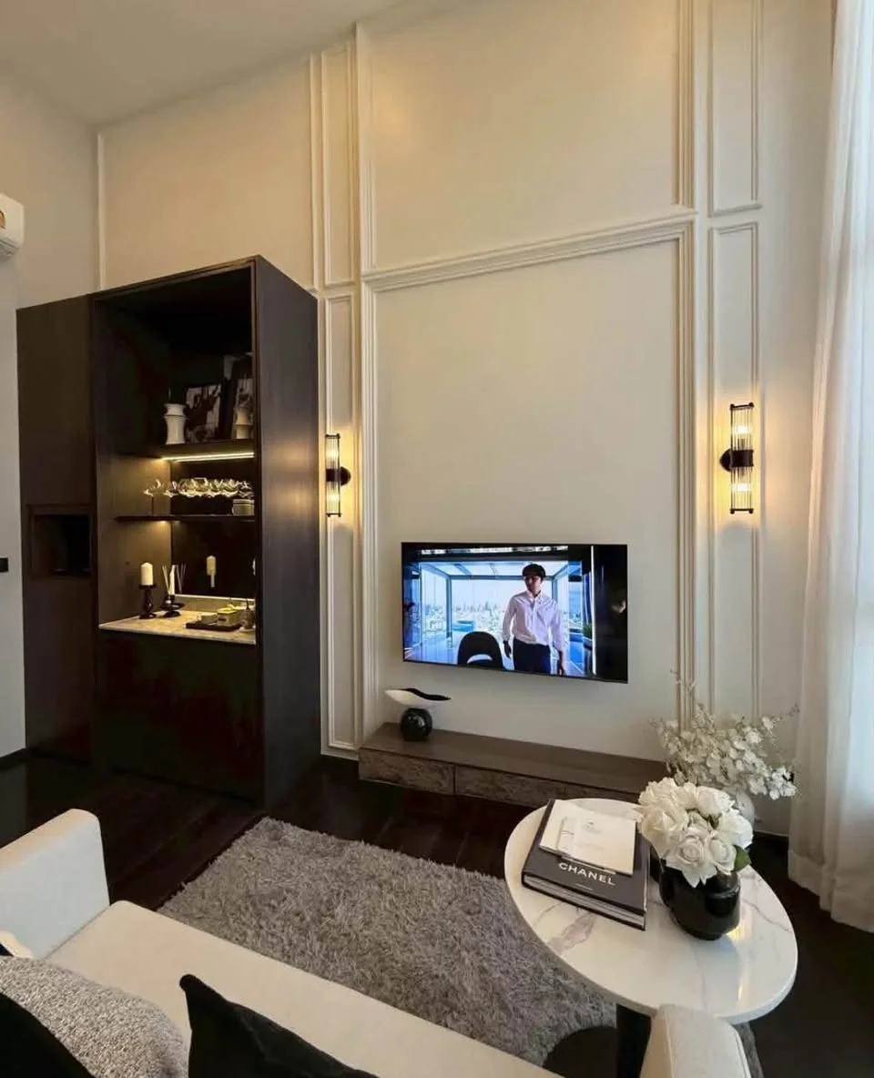 2 Bedroom condo in Park Origin Thonglor