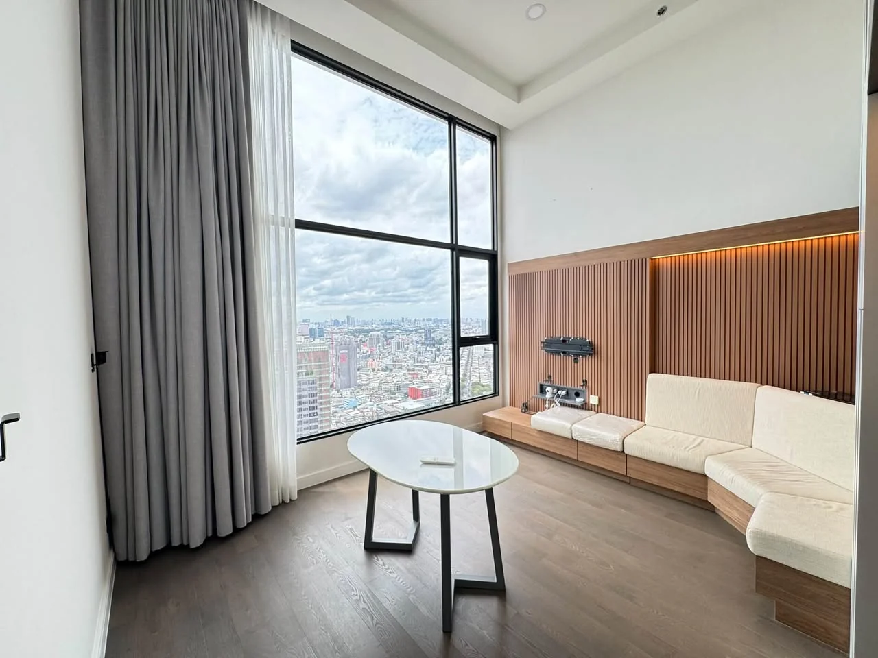 3 Bedroom condo in Park Origin Chula-Samyan