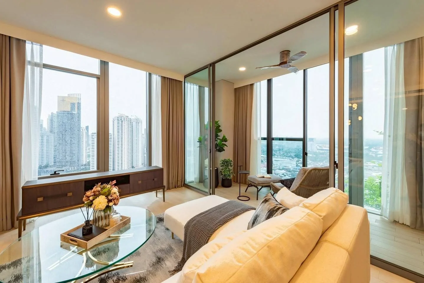 3 Bedroom condo in Siamese Exclusive Queens