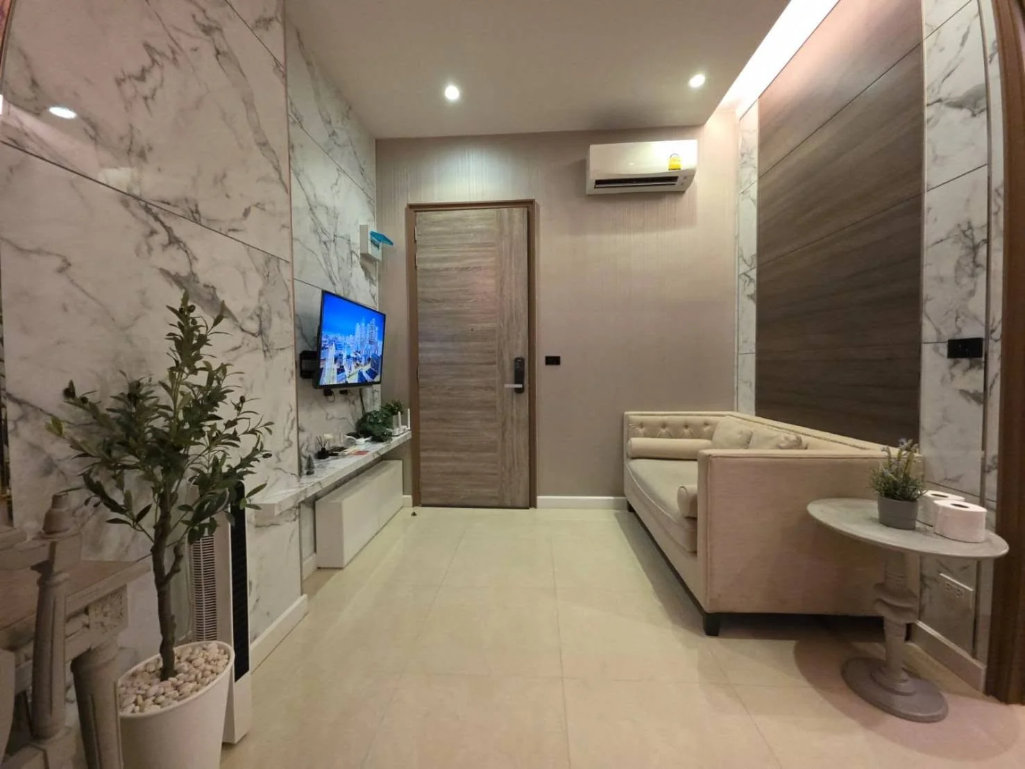 1 Bedroom condo in Mayfair Place Sukhumvit 50