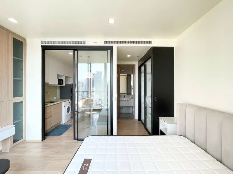 1 Bedroom condo in Noble Around Sukhumvit 33