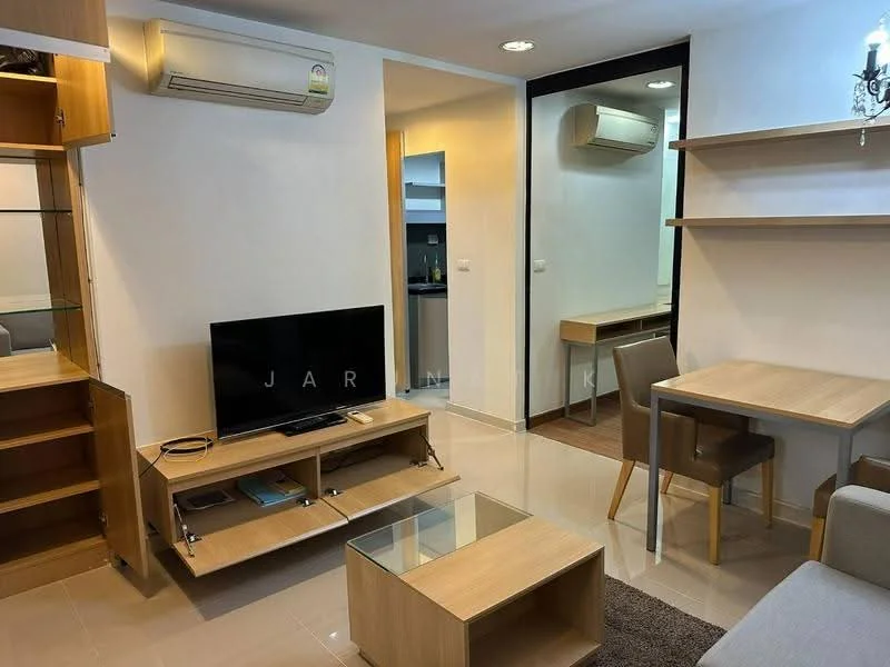 1 Bedroom condo in Zenith Place Sukhumvit 42