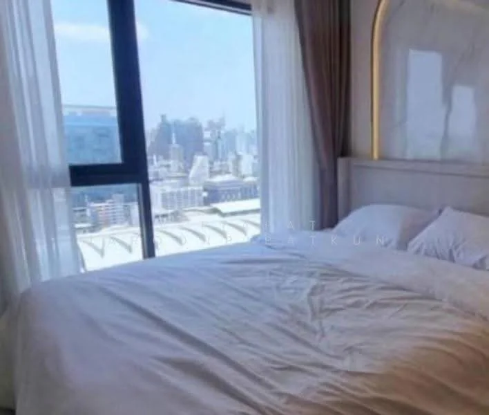 2 Bedroom condo in Life Asoke Hype