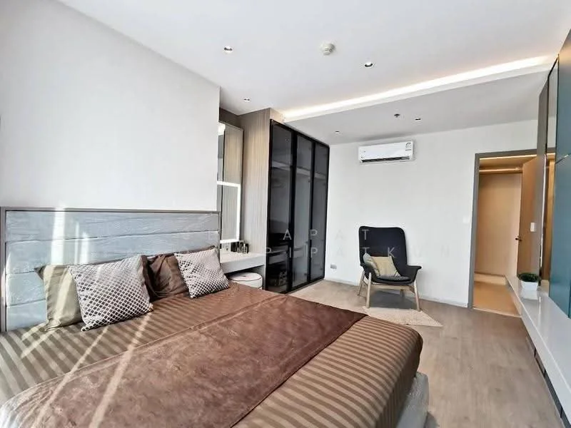 2 Bedroom condo in Sky Walk Residences
