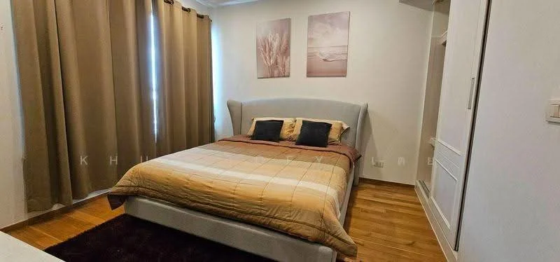 1 Bedroom condo in The Emporio Place