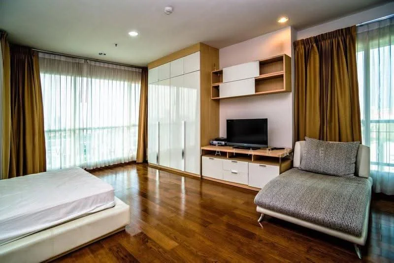 1 Bedroom condo in The Address Chidlom