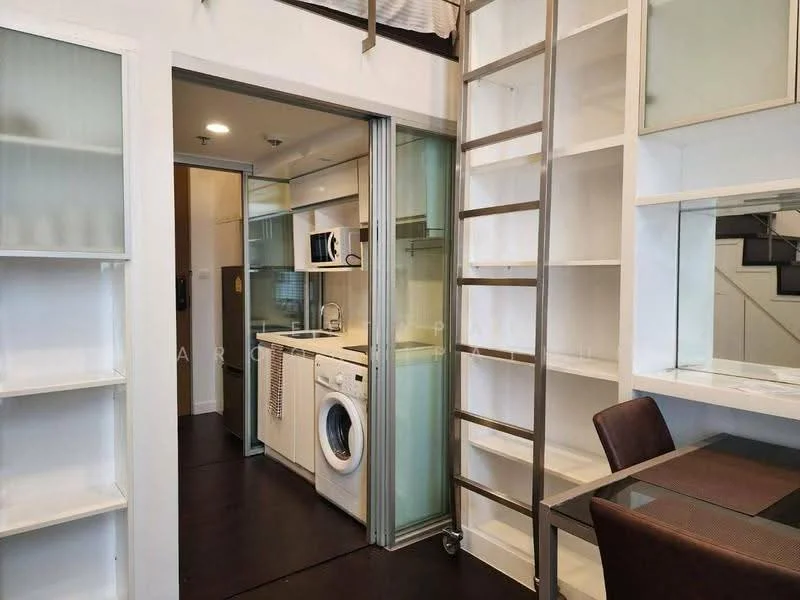 1 Bedroom condo in IDEO Morph 38