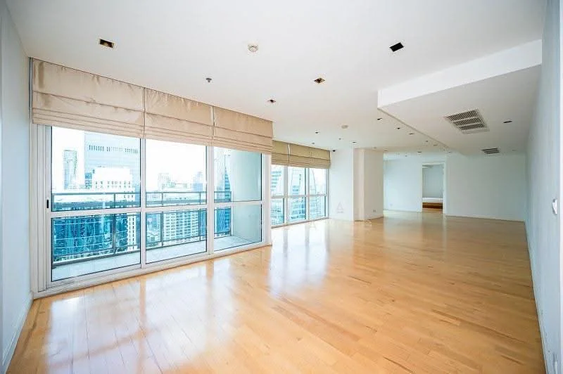 4 Bedroom condo in Athenee Residence