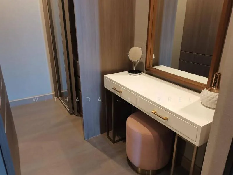 1 Bedroom condo in The Esse at Singha Complex