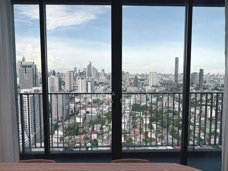 2 Bedroom condo in Reference Sathorn-Wongwianyai