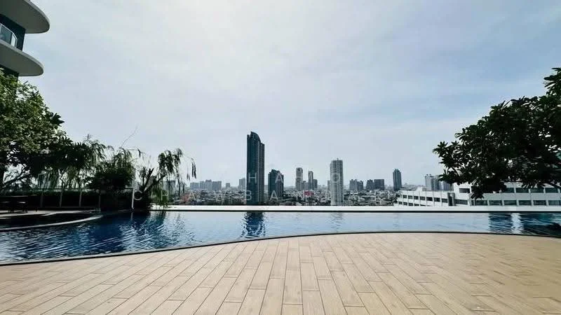 3 Bedroom condo in Menam Residences