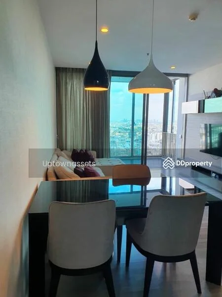 2 Bedroom condo in The Room BTS Wongwianyai