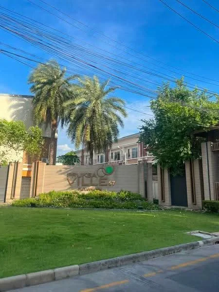 3 Bedroom condo in Pruksa Ville 57 Pattanakarn