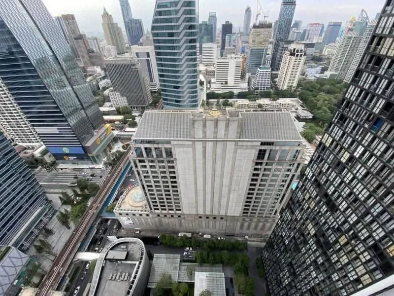 1 Bedroom condo in Noble Ploenchit
