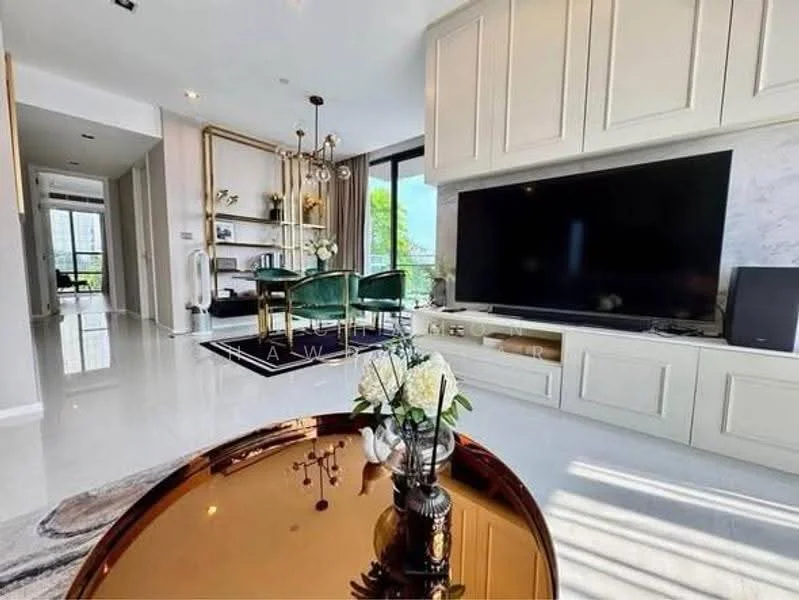 2 Bedroom condo in The Bangkok Sathorn