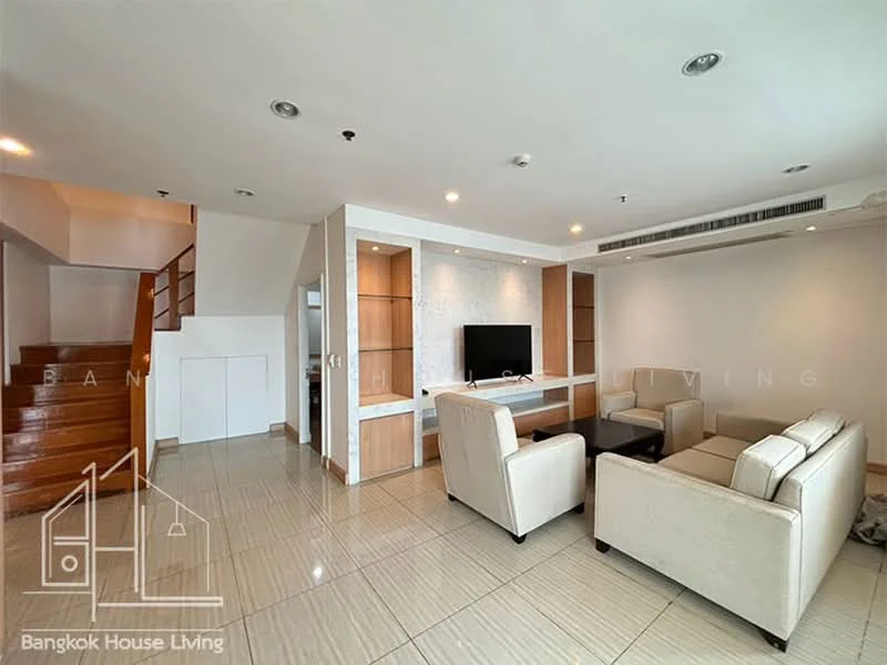 3 Bedroom condo in Baan Thai Living Ekkamai