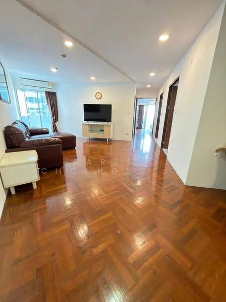 2 Bedroom condo in Witthayu Complex