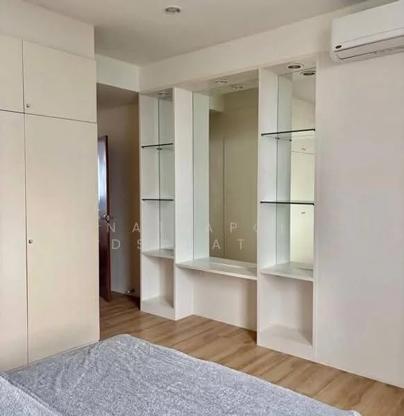 3 Bedroom condo in River House Condominium