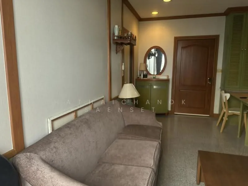 2 Bedroom condo in Sathorn House