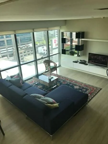 2 Bedroom condo in The Room Sukhumvit 21