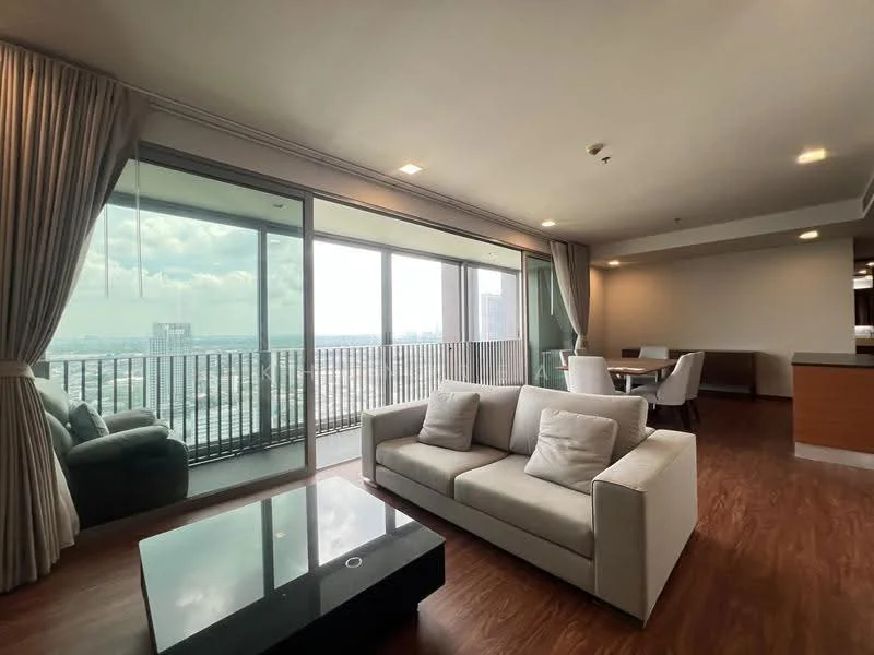 3 Bedroom condo in ASHTON Morph 38