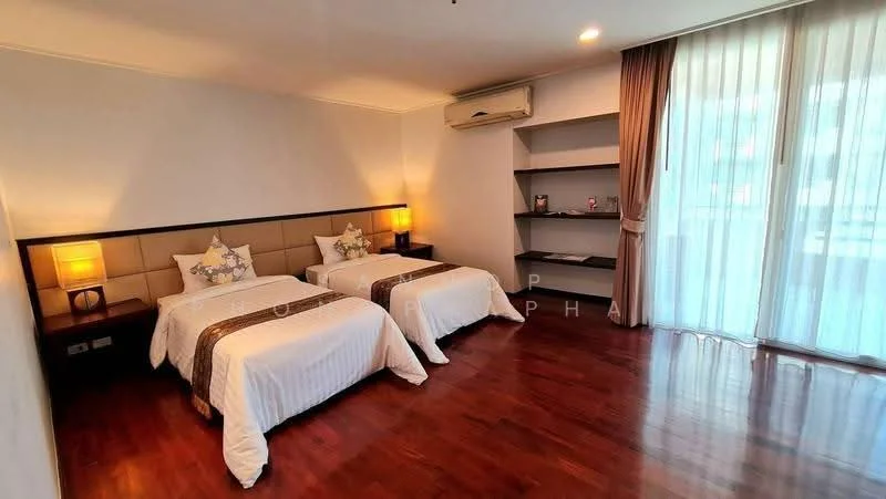 2 Bedroom condo in Piyathip Place