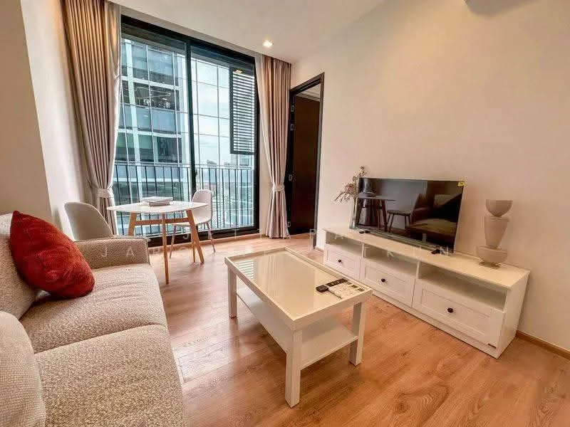 1 Bedroom condo in Noble Around Ari