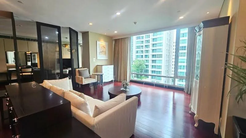3 Bedroom condo in The Park Chidlom