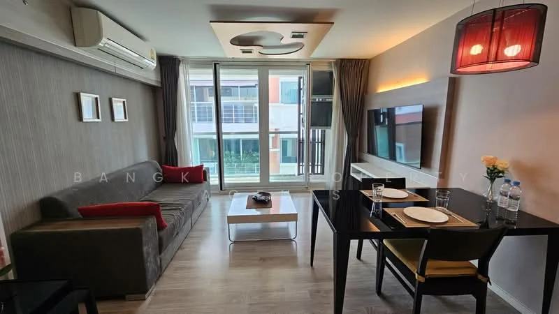 1 Bedroom condo in Shine@33 (formerly Triple Oaks)