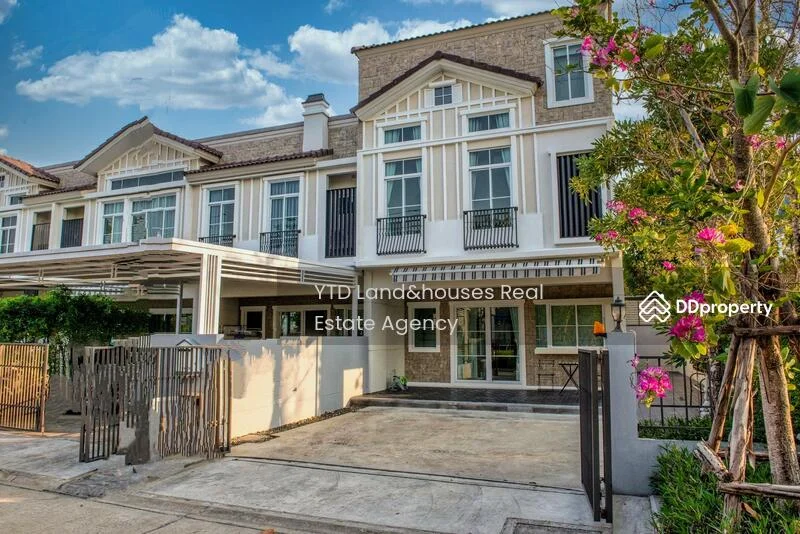 3 Bedroom condo in Indy Bangna-Ramkhamhaeng 2