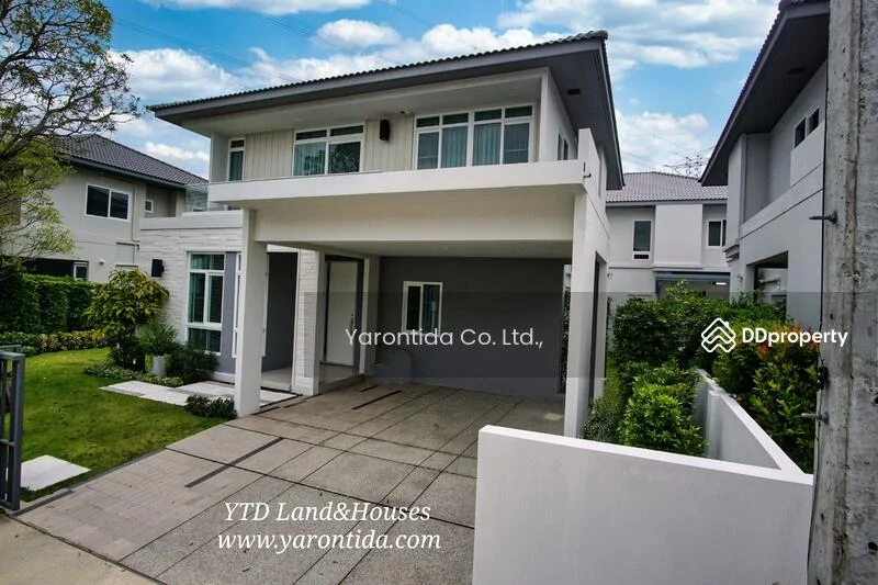 4 Bedroom condo in Mantana Bangna-Wongwaen