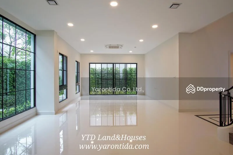 4 Bedroom condo in Nantawan Rama 9 - New Krungthepkreetha
