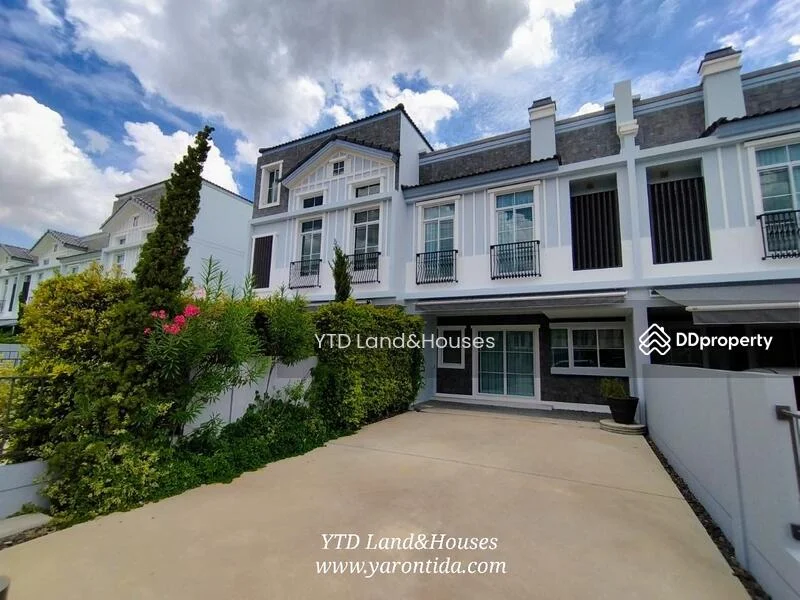 3 Bedroom condo in Indy 2 Bangna-Ramkhamhaeng 2