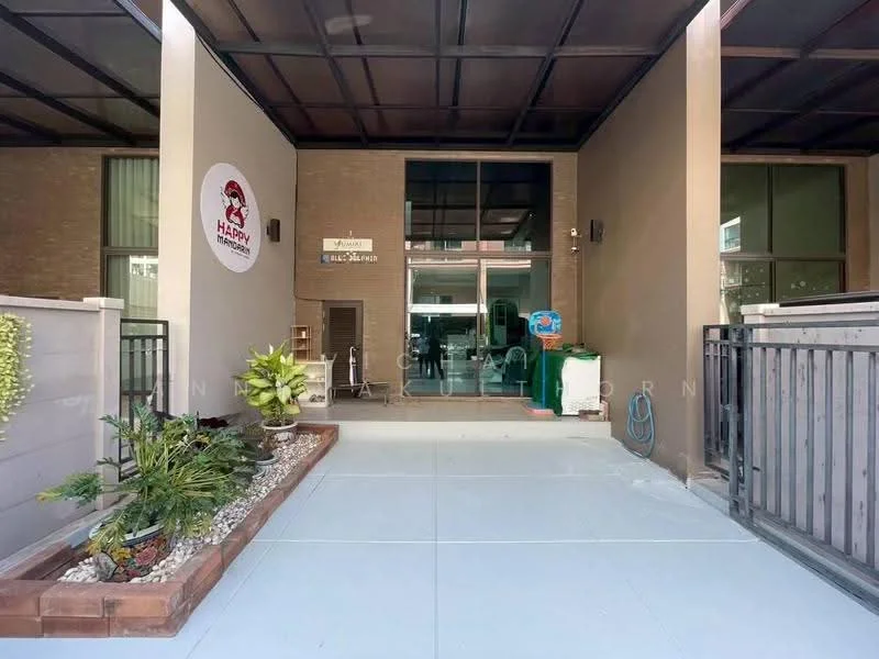 3 Bedroom condo in Baan Klang Muang Ratchayothin