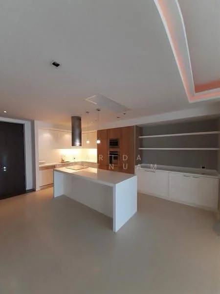 2 Bedroom condo in The Lakes