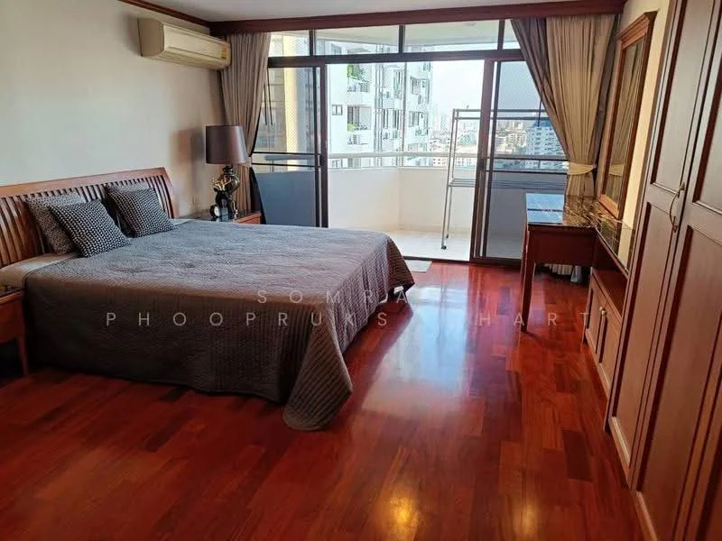 3 Bedroom condo in Waterford Park Rama 4